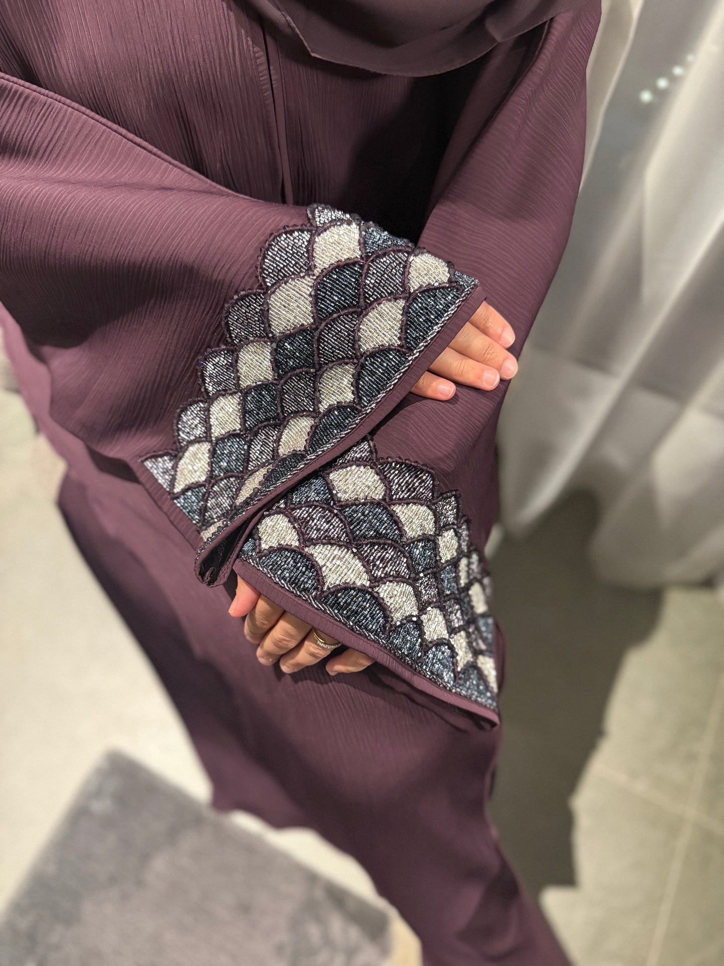 Abaya Safiya – Plum Embroidery