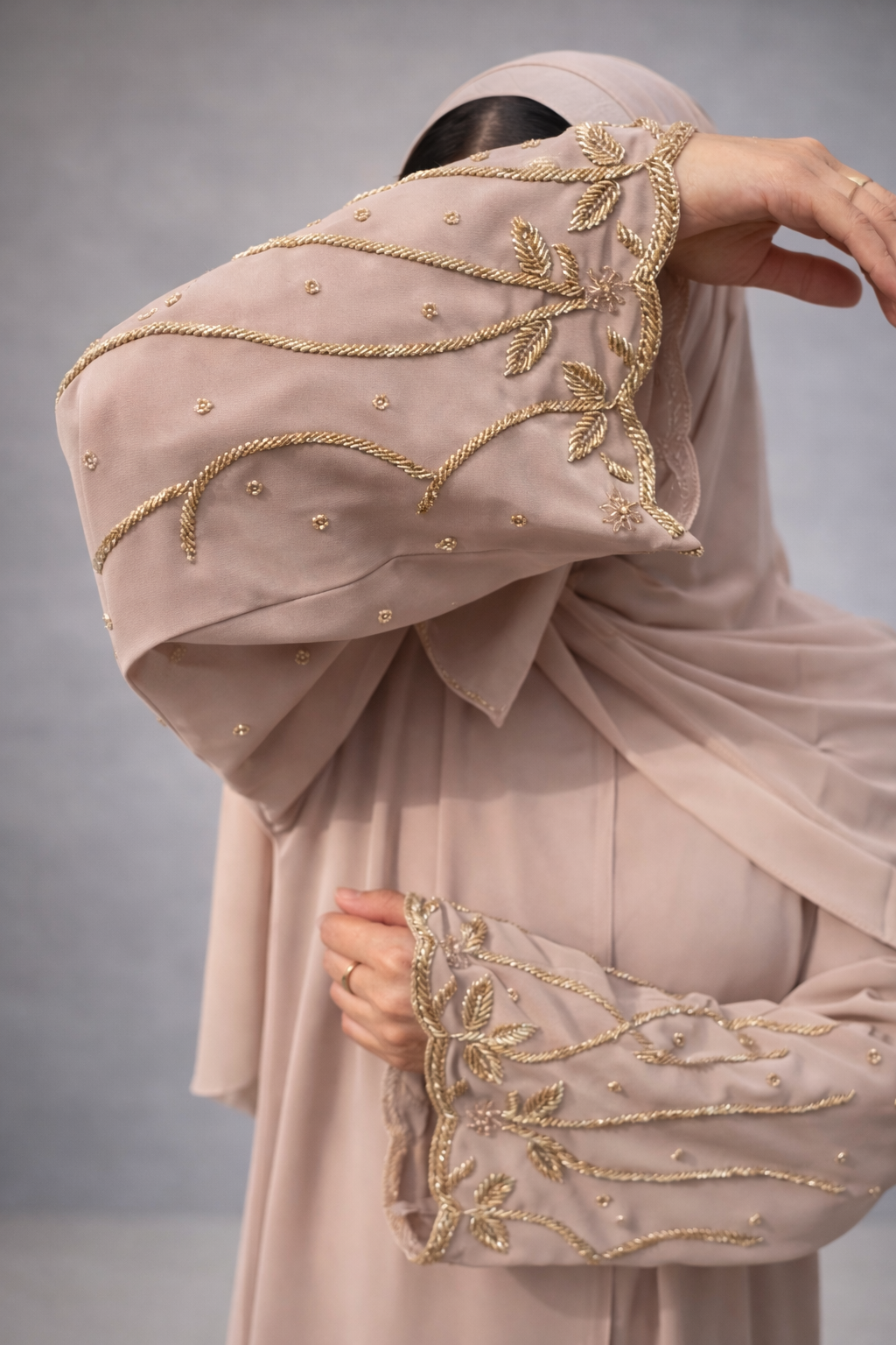 Abaya Zahra – Gold Embroidery