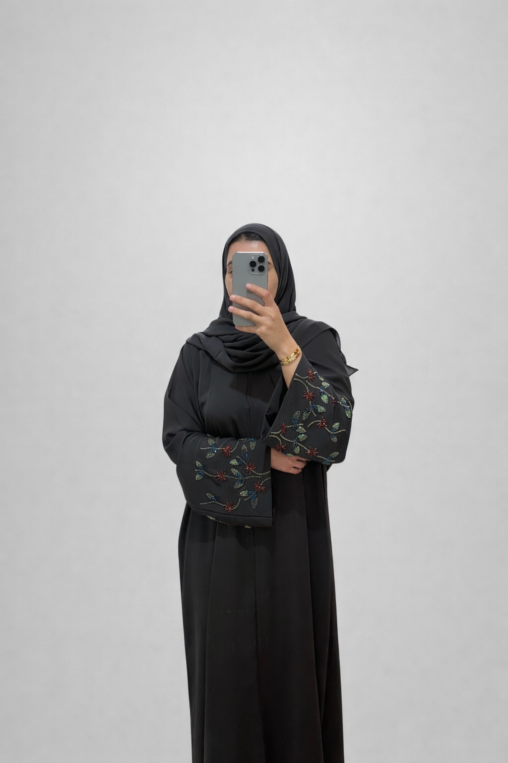 Abaya Zahra – Grey Red Embroidery