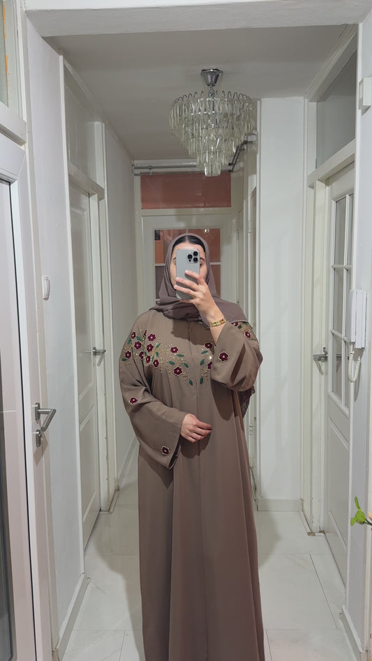 Abaya Mariam – Taupe Floral Embroidery