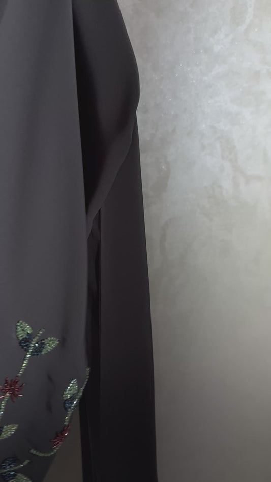 Abaya Zahra – Grey Red Embroidery